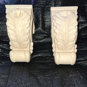 Elegant Cream Decorative Corbels